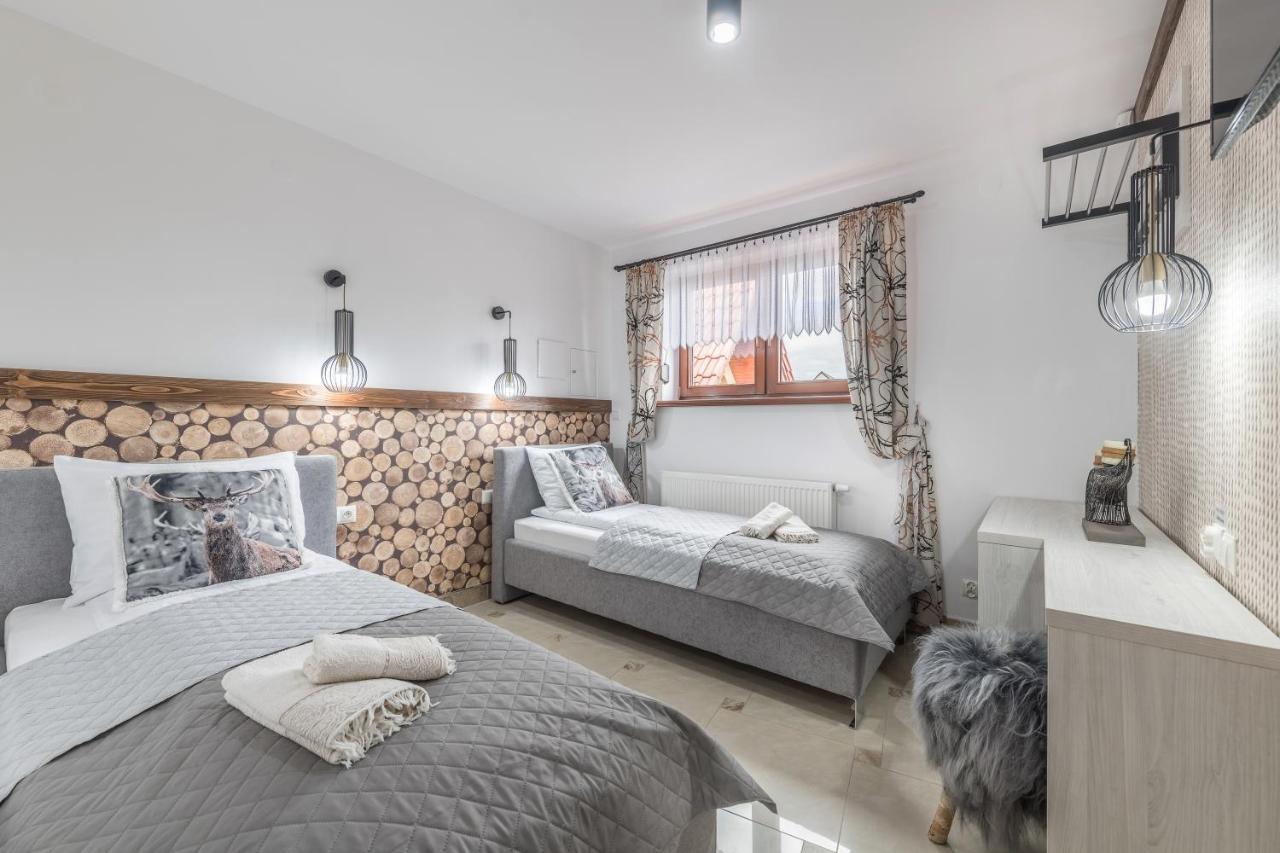 Bialy Jelen Z Basenem I Jacuzzi Bed & Breakfast Ostrowsko Exterior foto