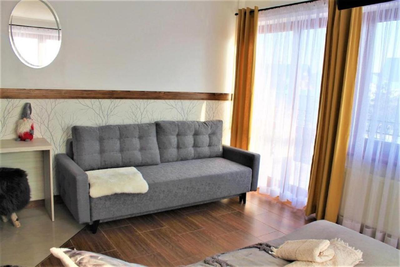 Bialy Jelen Z Basenem I Jacuzzi Bed & Breakfast Ostrowsko Exterior foto